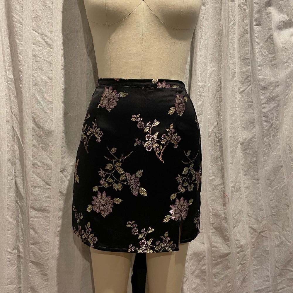 Brandy Melville Satin Mini Skirt, Oriental Print